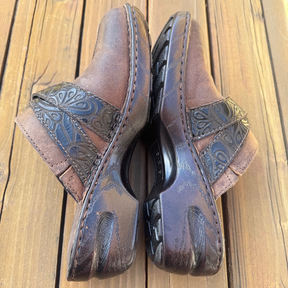Boc Lua Brown Clogs - image 4